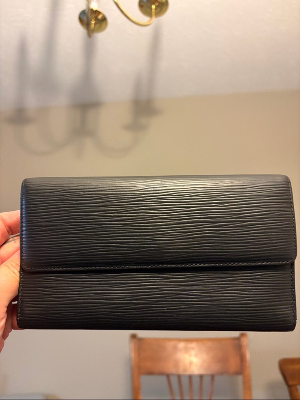 Louis Vuitton Black Epi magenta Leather Trifold Wallet in excellent condition